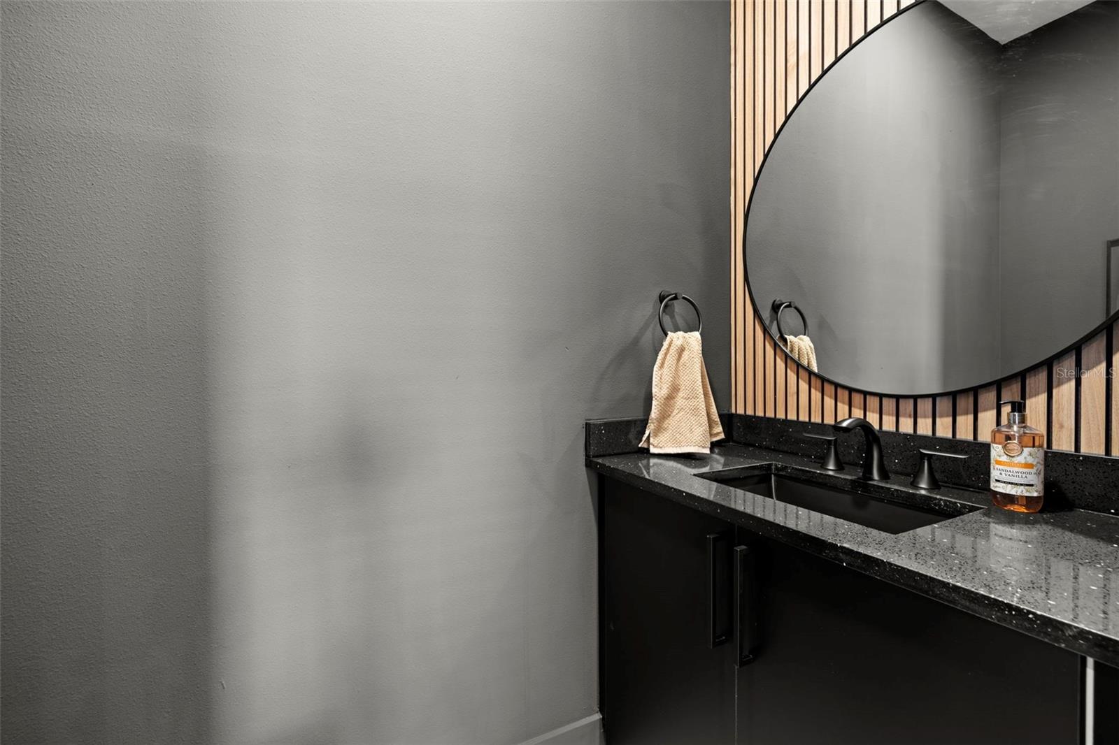 Image 13 of 35 For 212 Euclid Avenue B