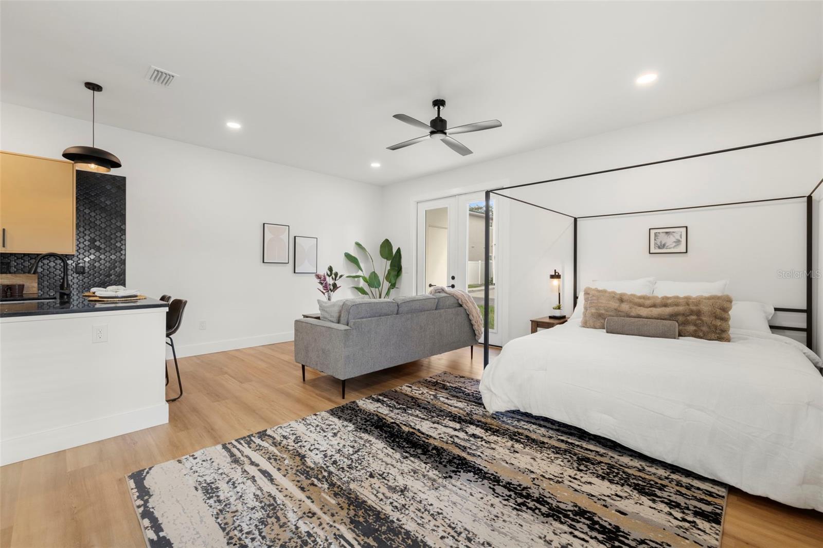 Image 31 of 35 For 212 Euclid Avenue B