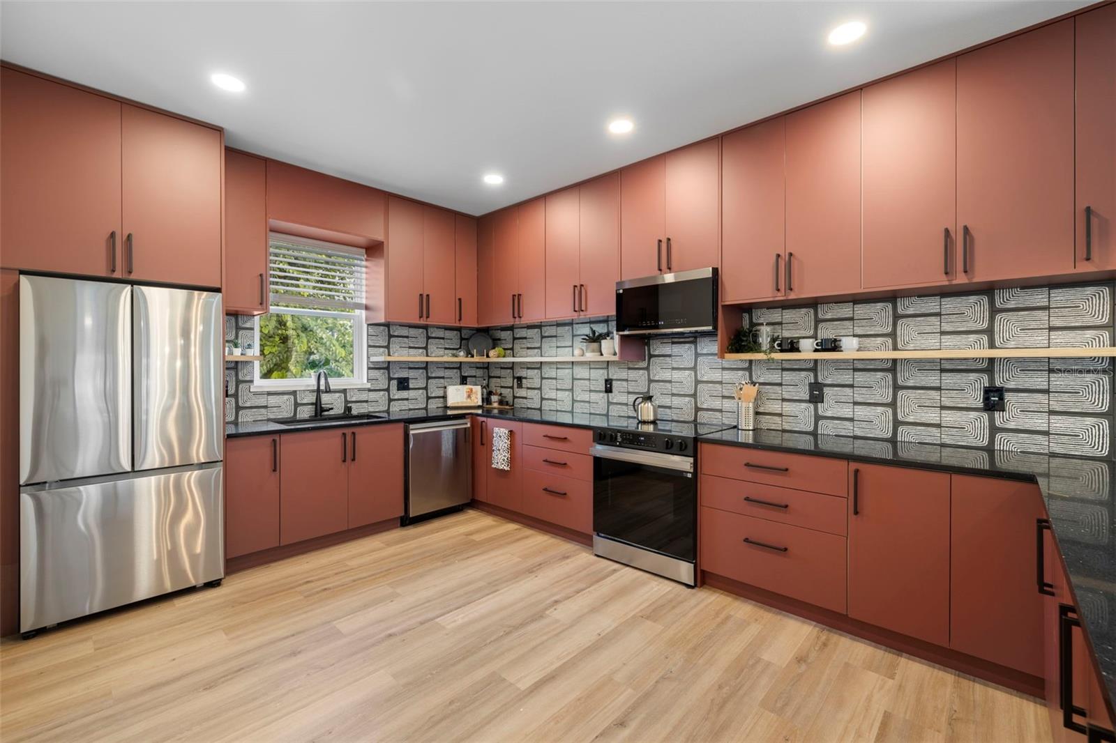 Image 6 of 35 For 212 Euclid Avenue B