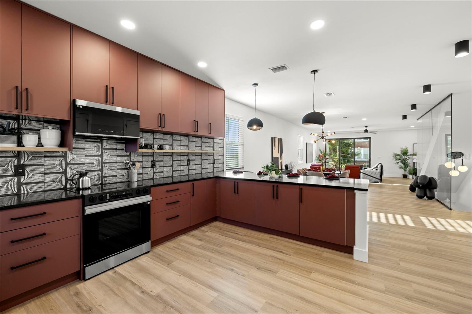 Image 7 of 35 For 212 Euclid Avenue B