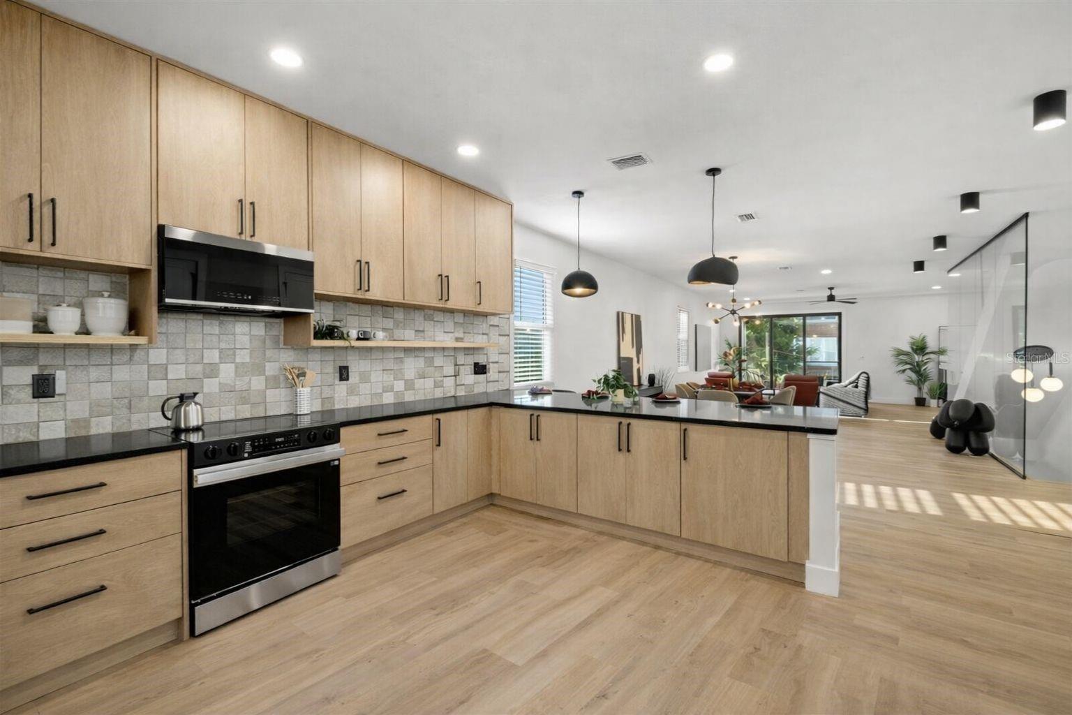 Image 9 of 35 For 212 Euclid Avenue B