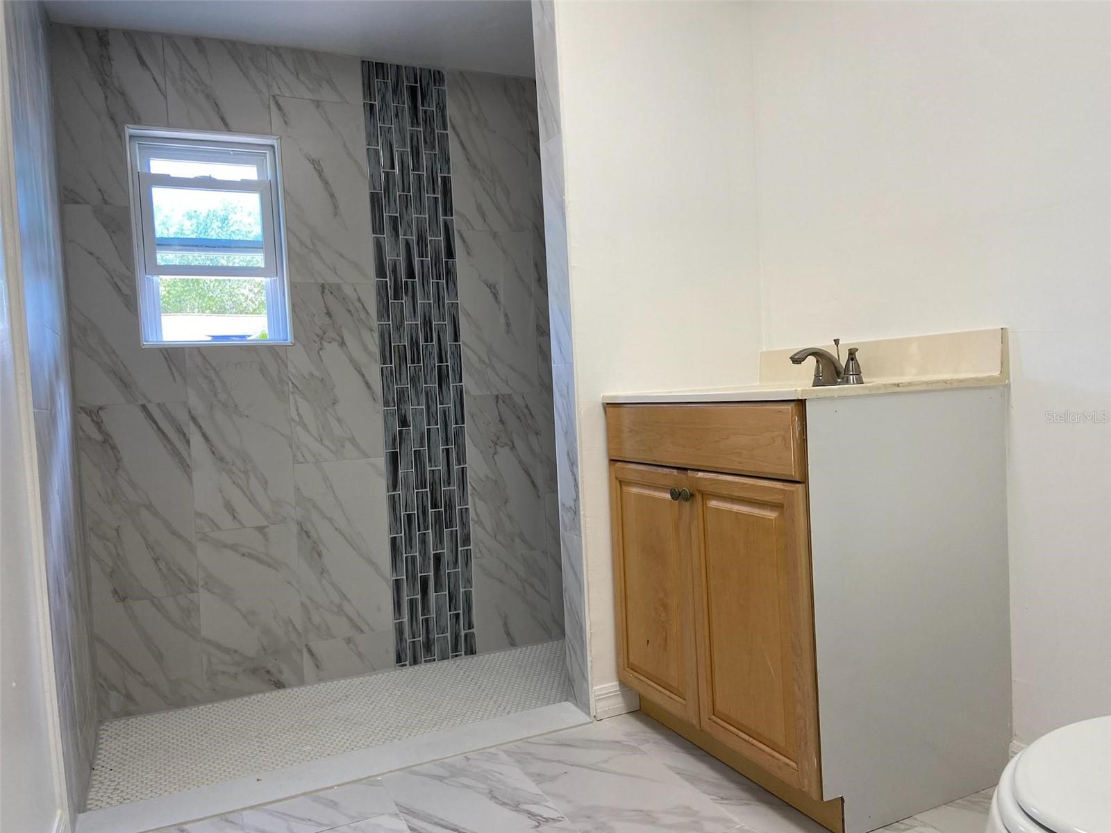 Image 7 of 9 For 3600 Beacon Square Drive