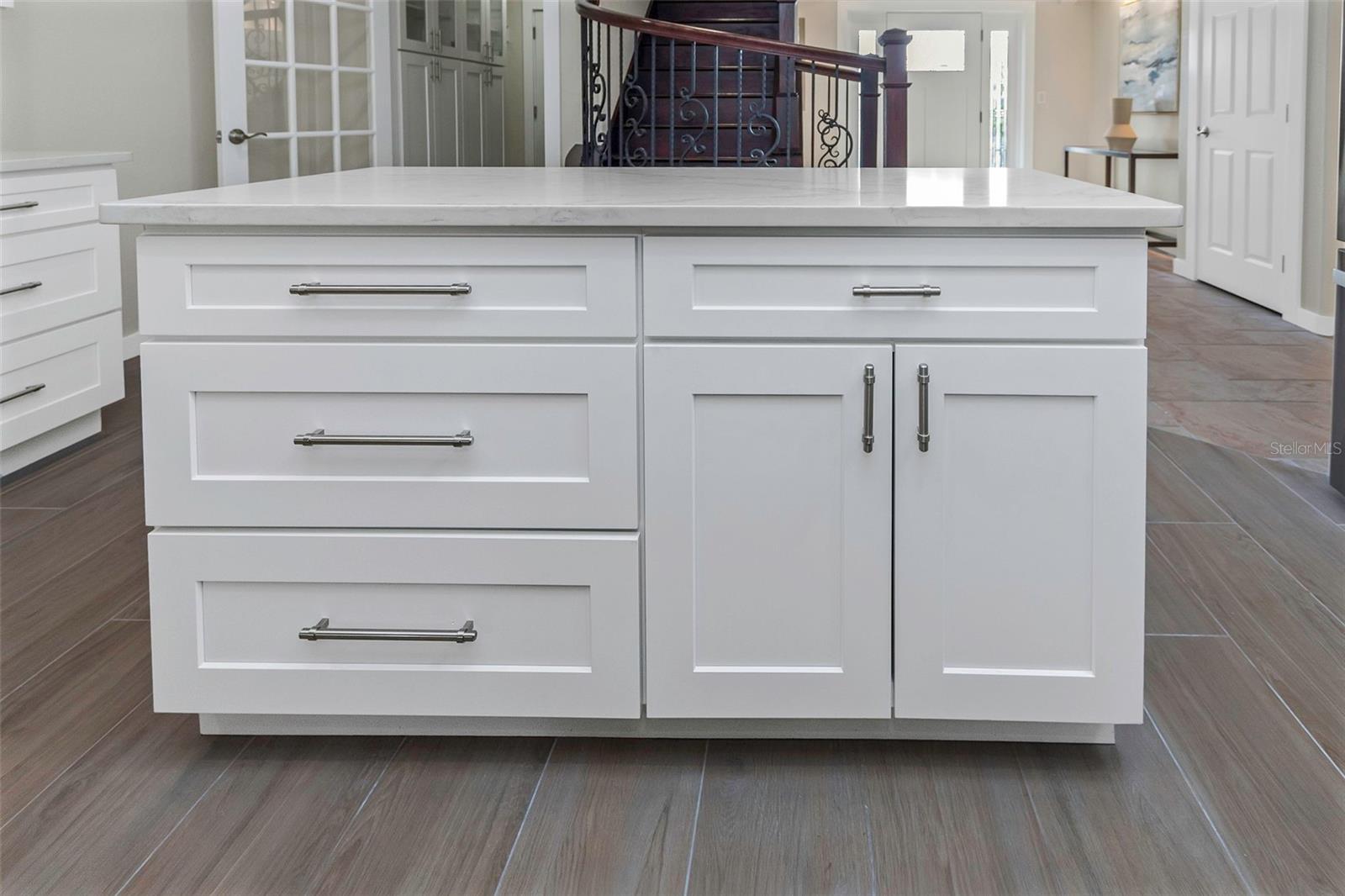 Image 10 of 59 For 2801 Miriam Street S