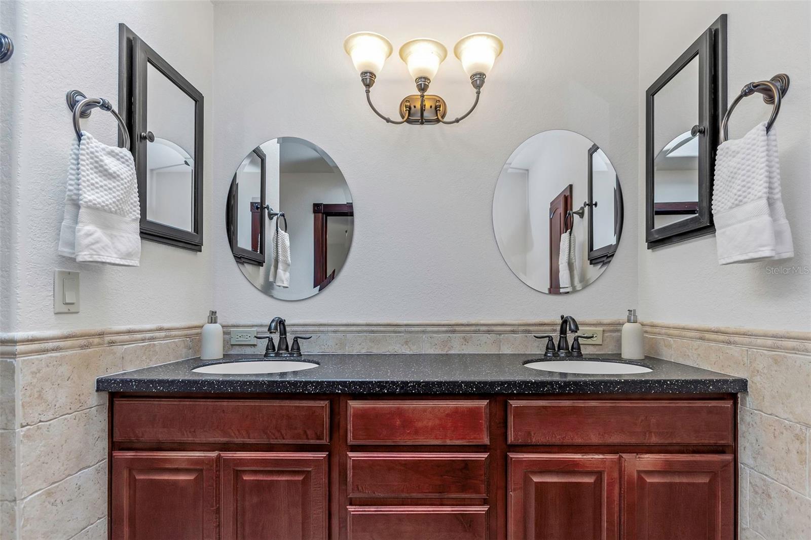 Image 23 of 59 For 2801 Miriam Street S