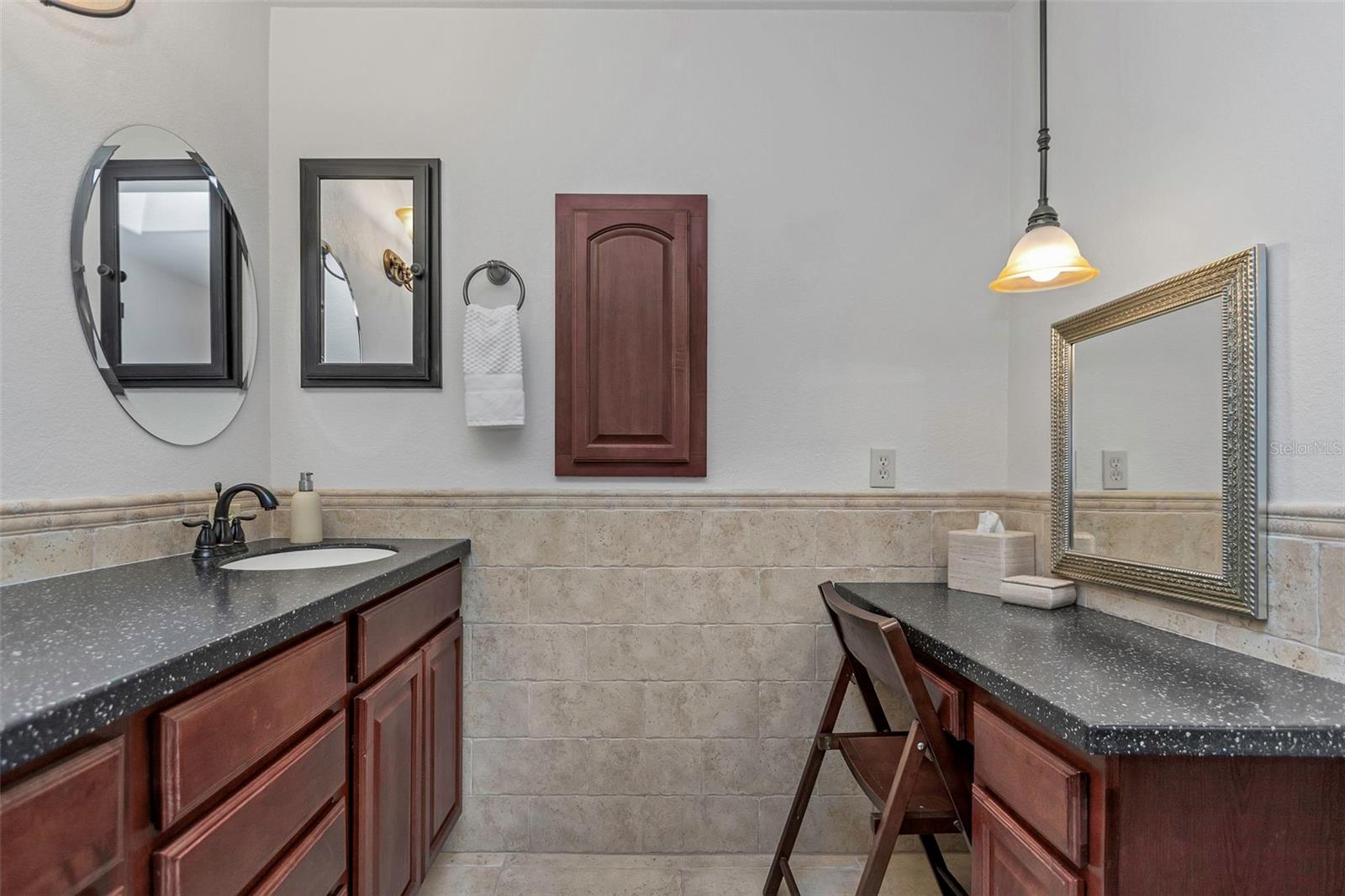 Image 25 of 59 For 2801 Miriam Street S