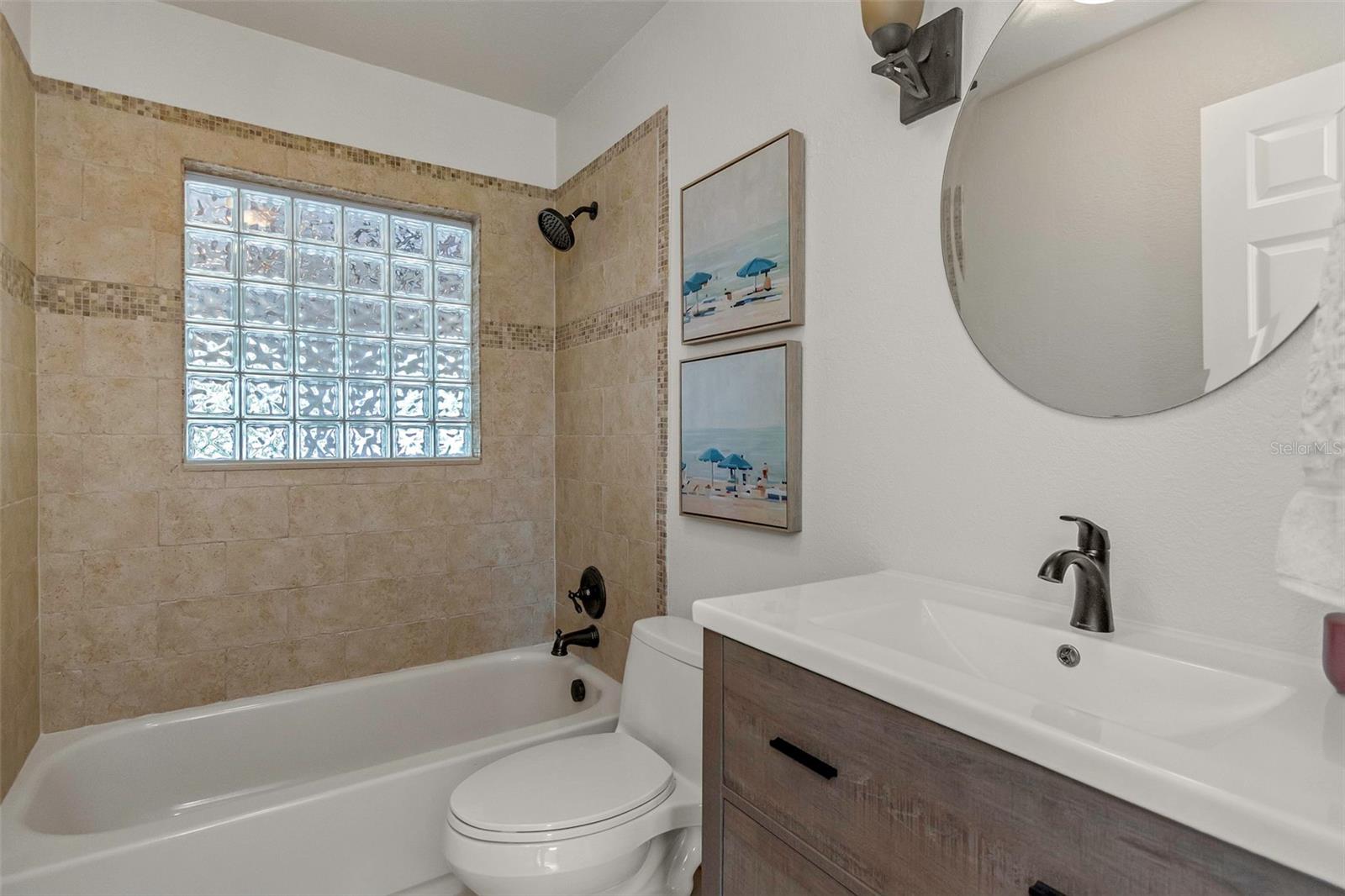 Image 33 of 59 For 2801 Miriam Street S