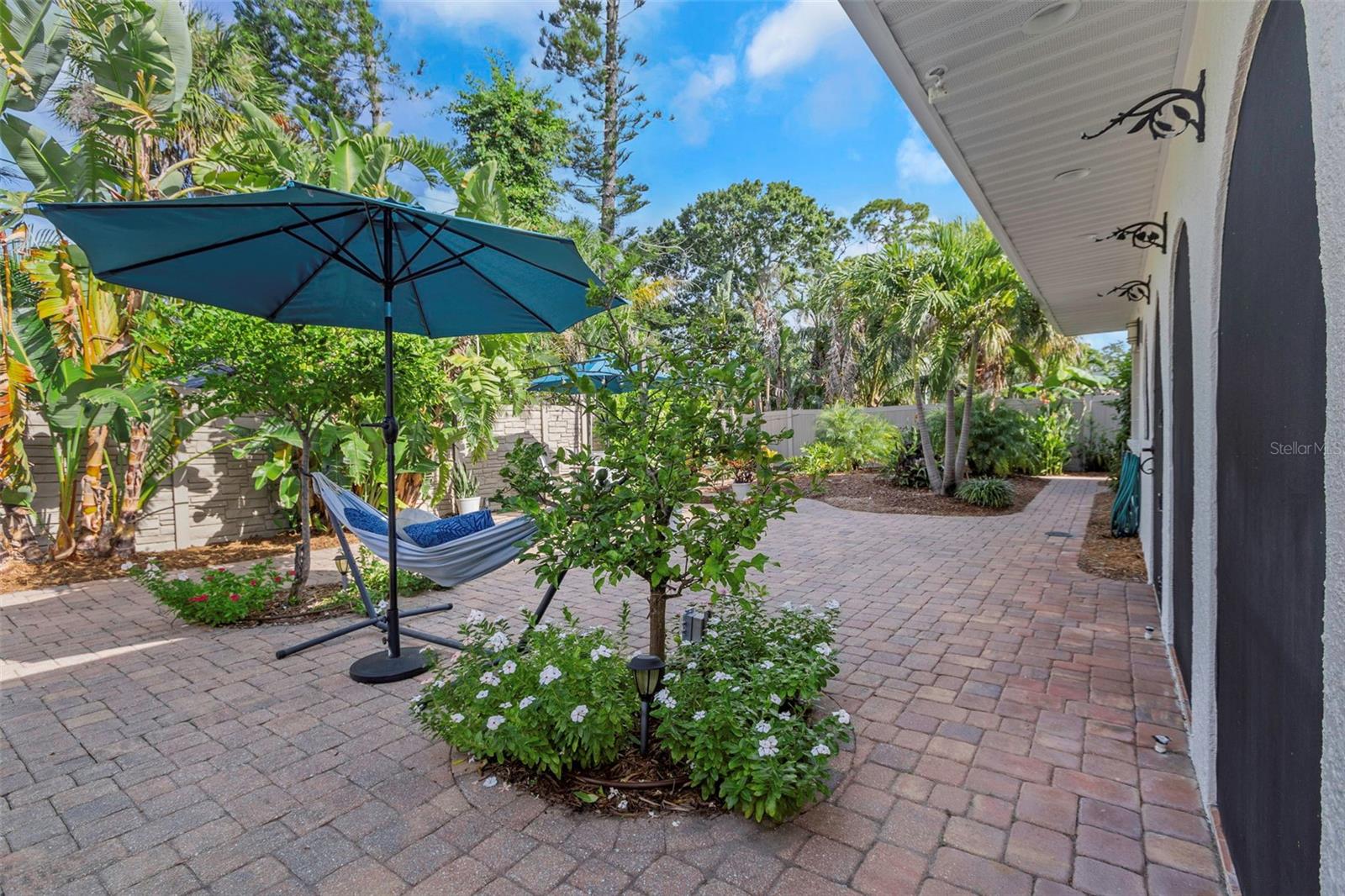 Image 48 of 59 For 2801 Miriam Street S