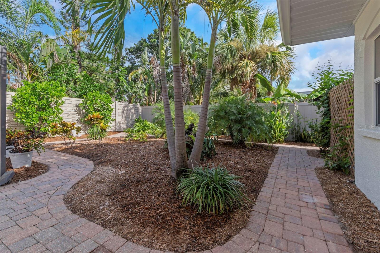 Image 51 of 59 For 2801 Miriam Street S