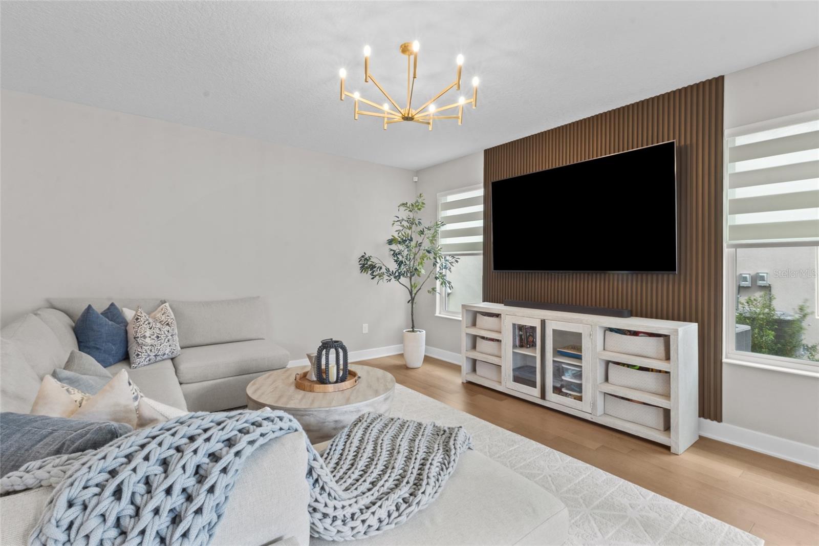 Image 16 of 49 For 4104 Cleveland Street