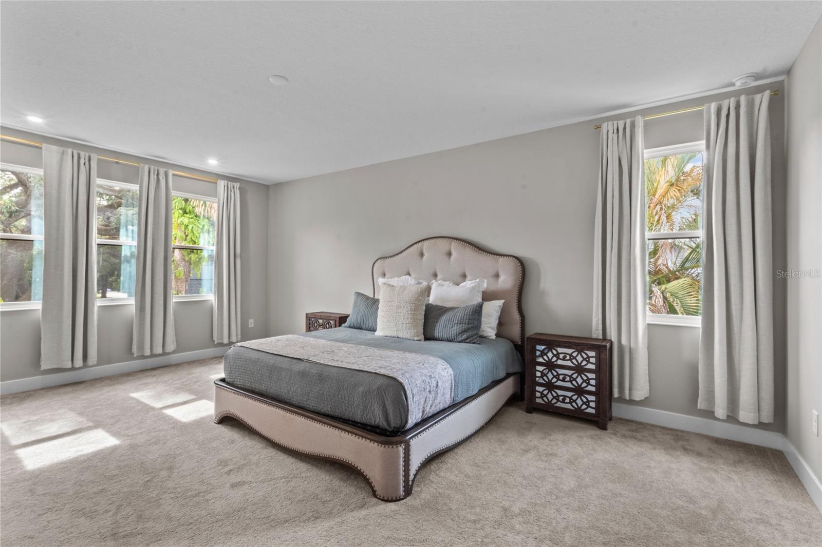 Image 25 of 49 For 4104 Cleveland Street