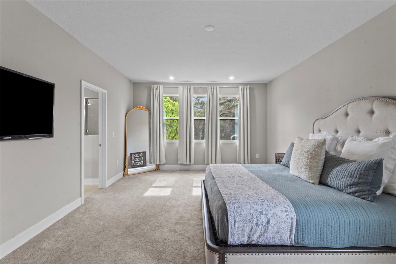 Image 26 of 49 For 4104 Cleveland Street