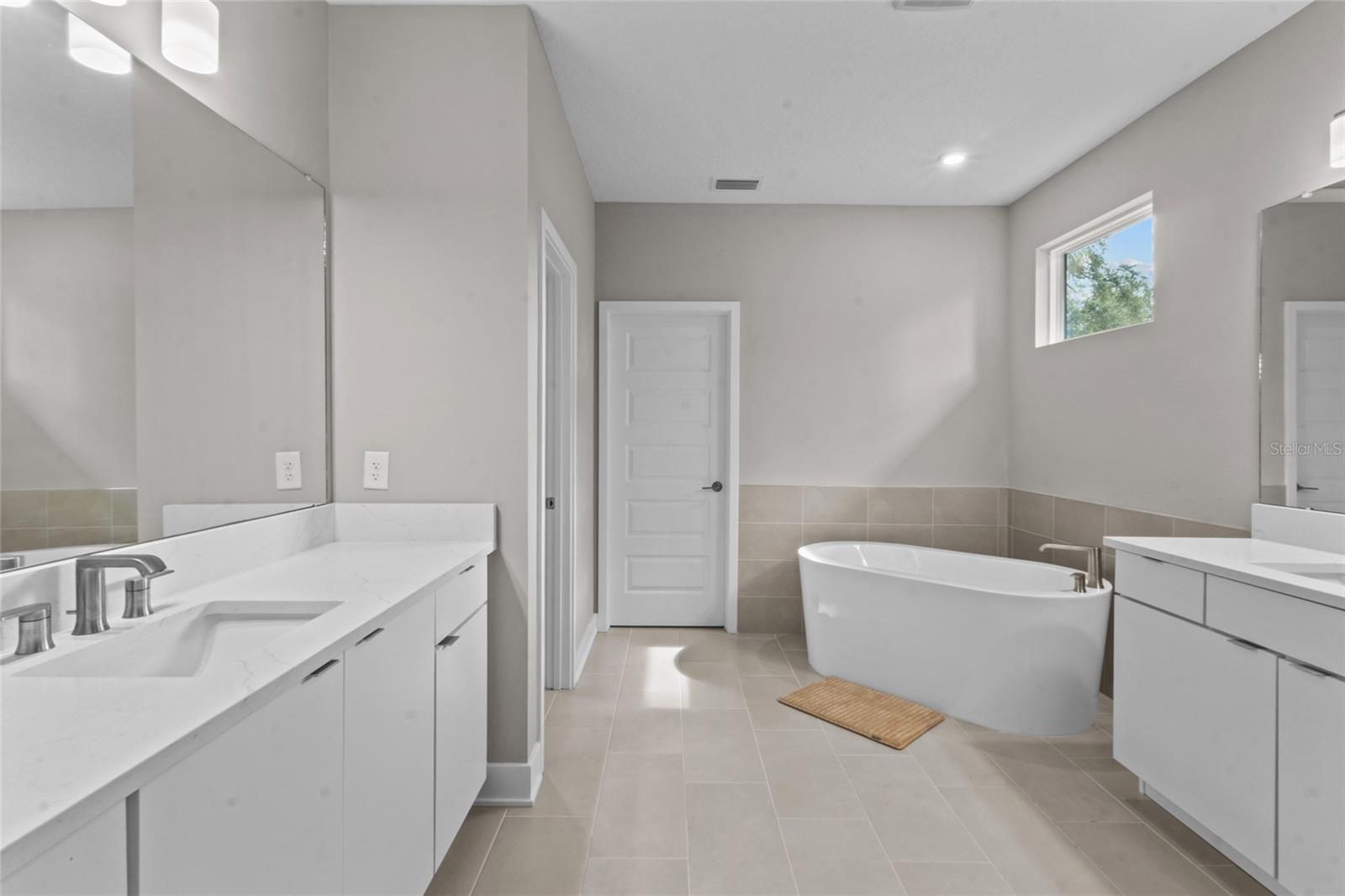 Image 28 of 49 For 4104 Cleveland Street