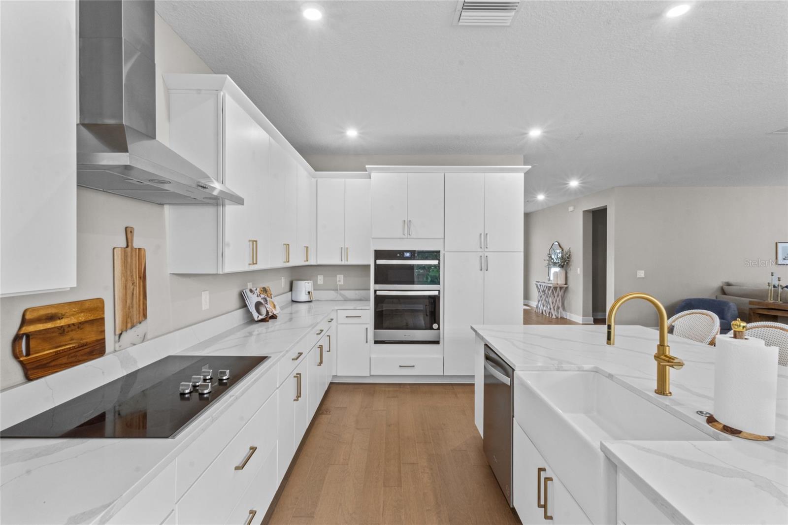 Image 6 of 49 For 4104 Cleveland Street