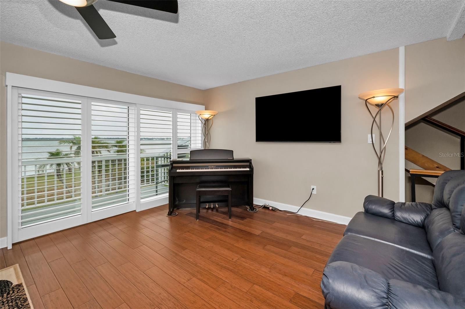 Image 25 of 84 For 1451 Gulf Boulevard 207