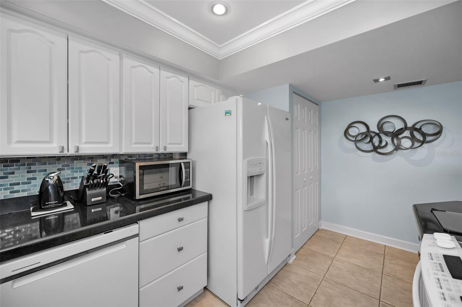 Image 40 of 84 For 1451 Gulf Boulevard 207