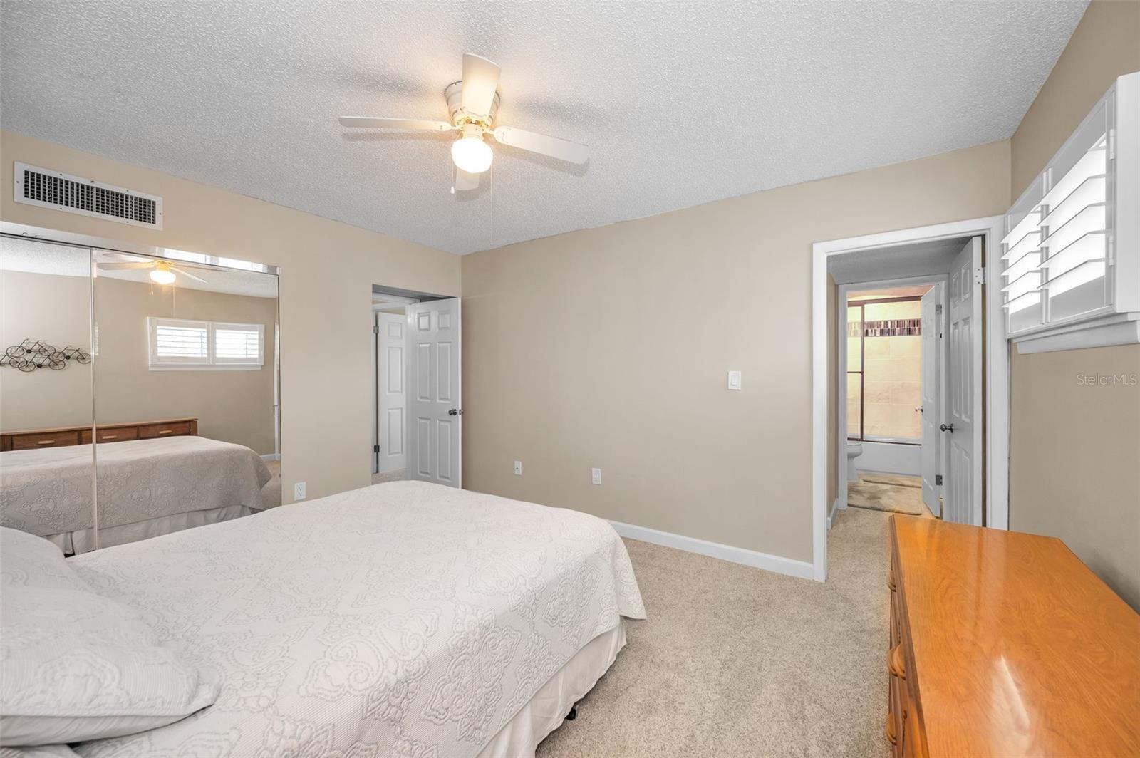 Image 55 of 84 For 1451 Gulf Boulevard 207