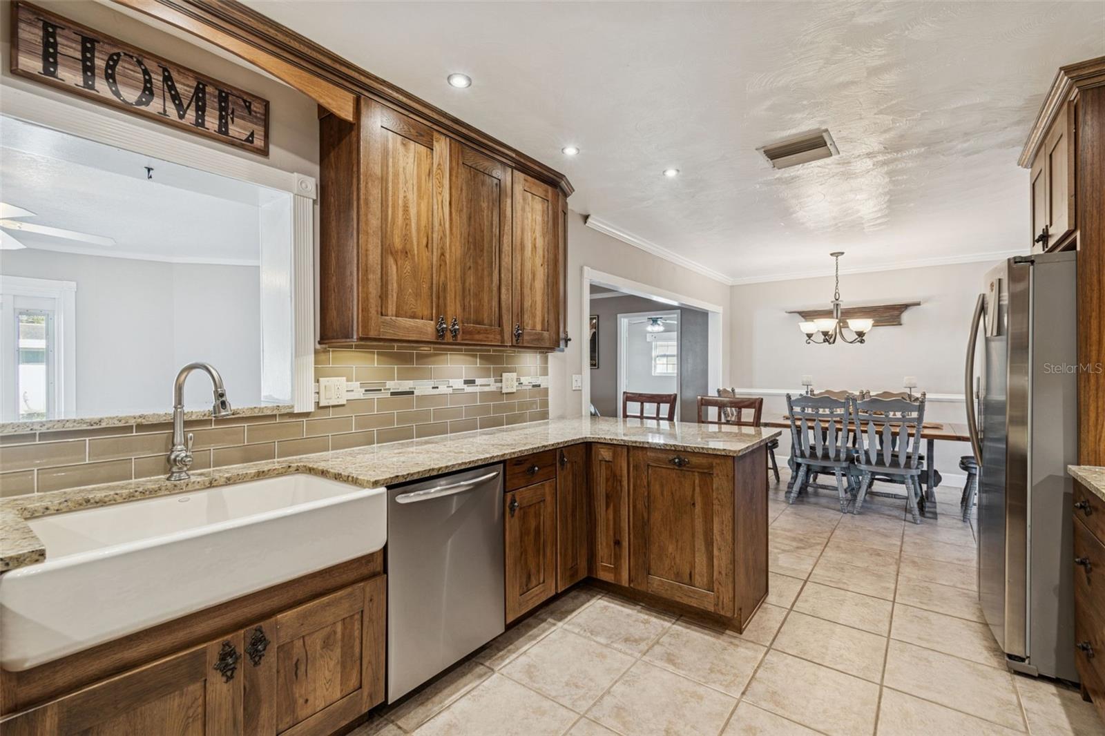 Image 13 of 37 For 461 Deville Drive E