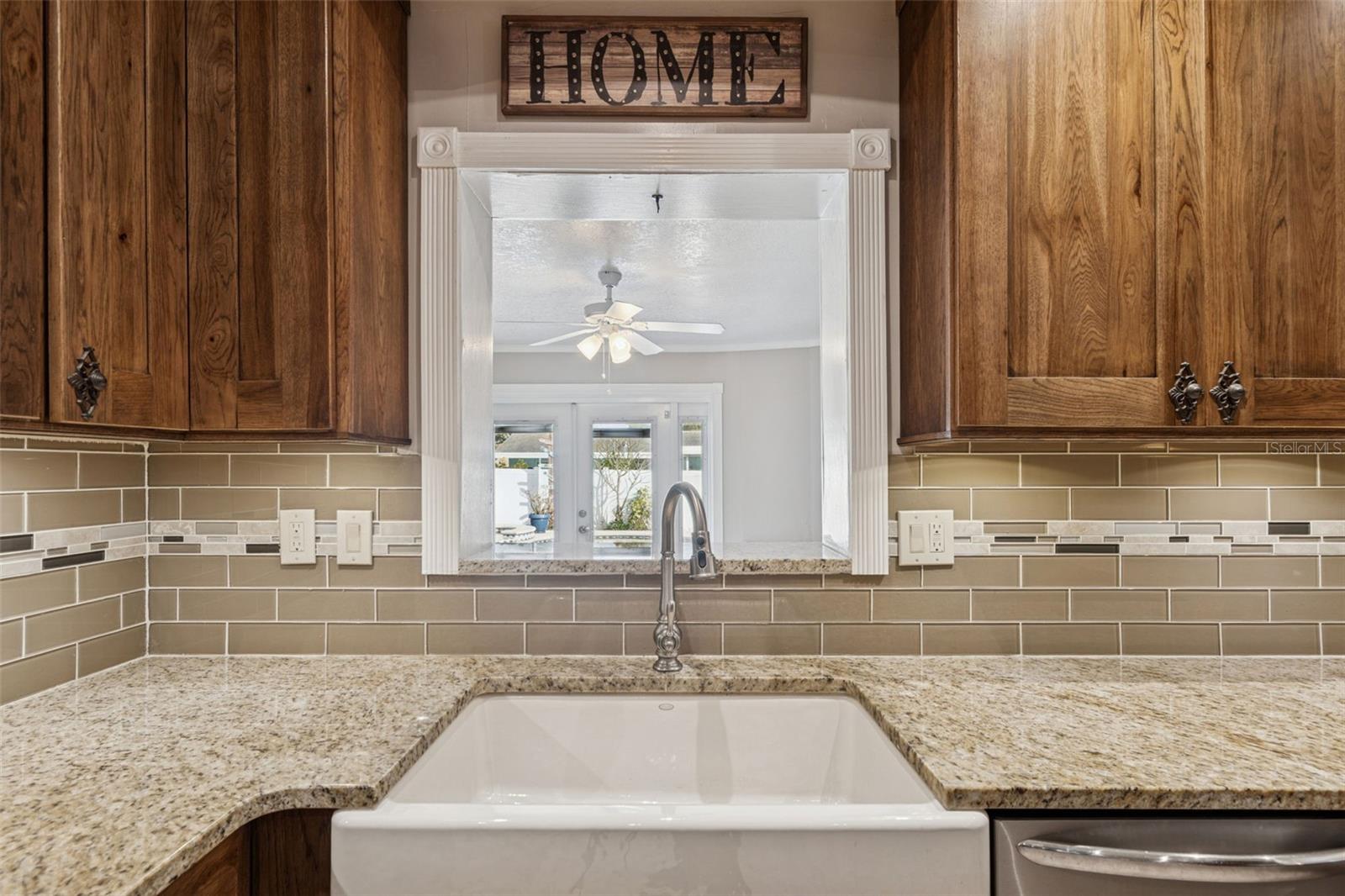 Image 14 of 37 For 461 Deville Drive E