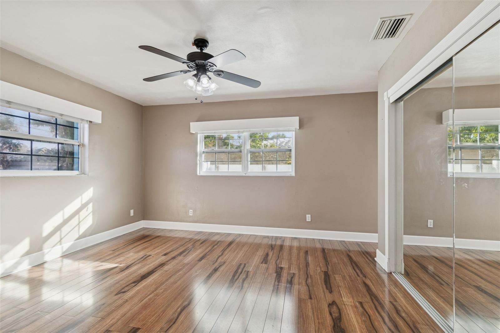 Image 24 of 37 For 461 Deville Drive E