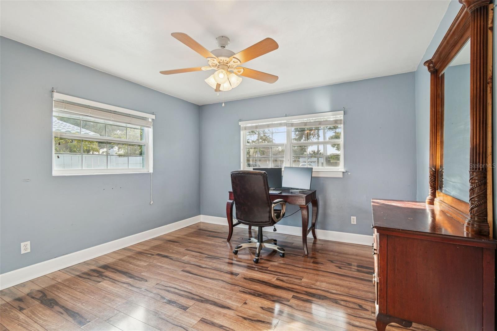 Image 27 of 37 For 461 Deville Drive E