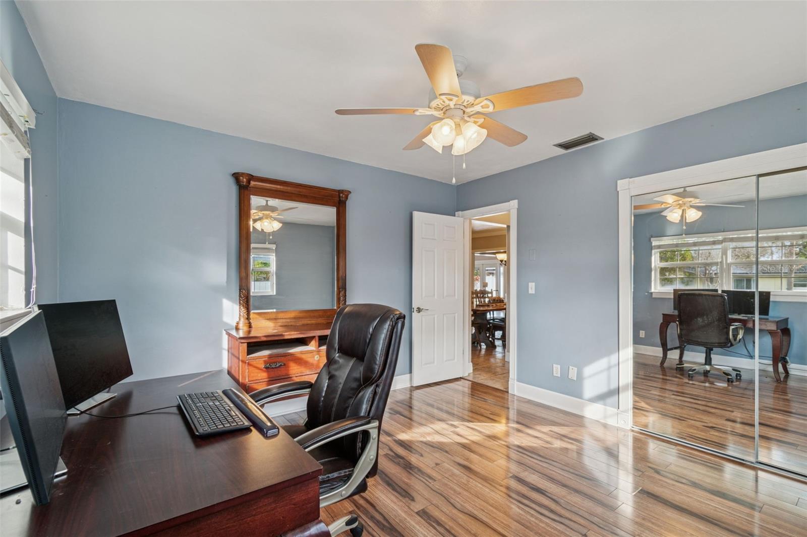 Image 28 of 37 For 461 Deville Drive E