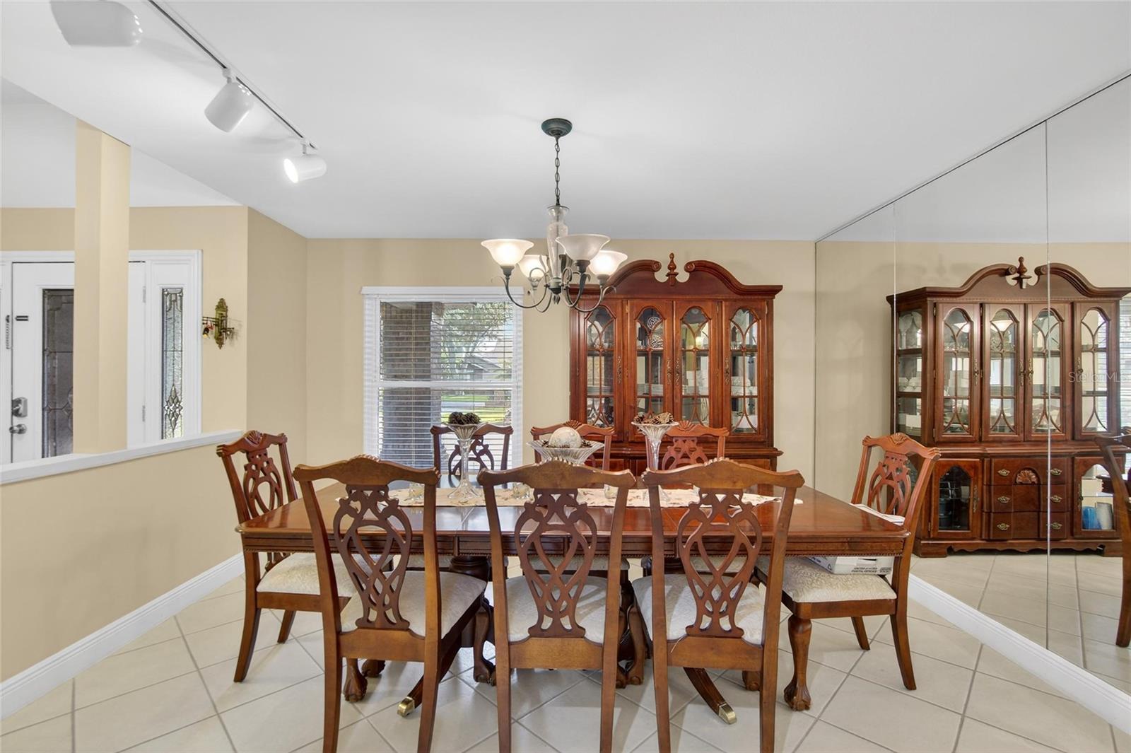 Image 10 of 99 For 133 Barrington Drive