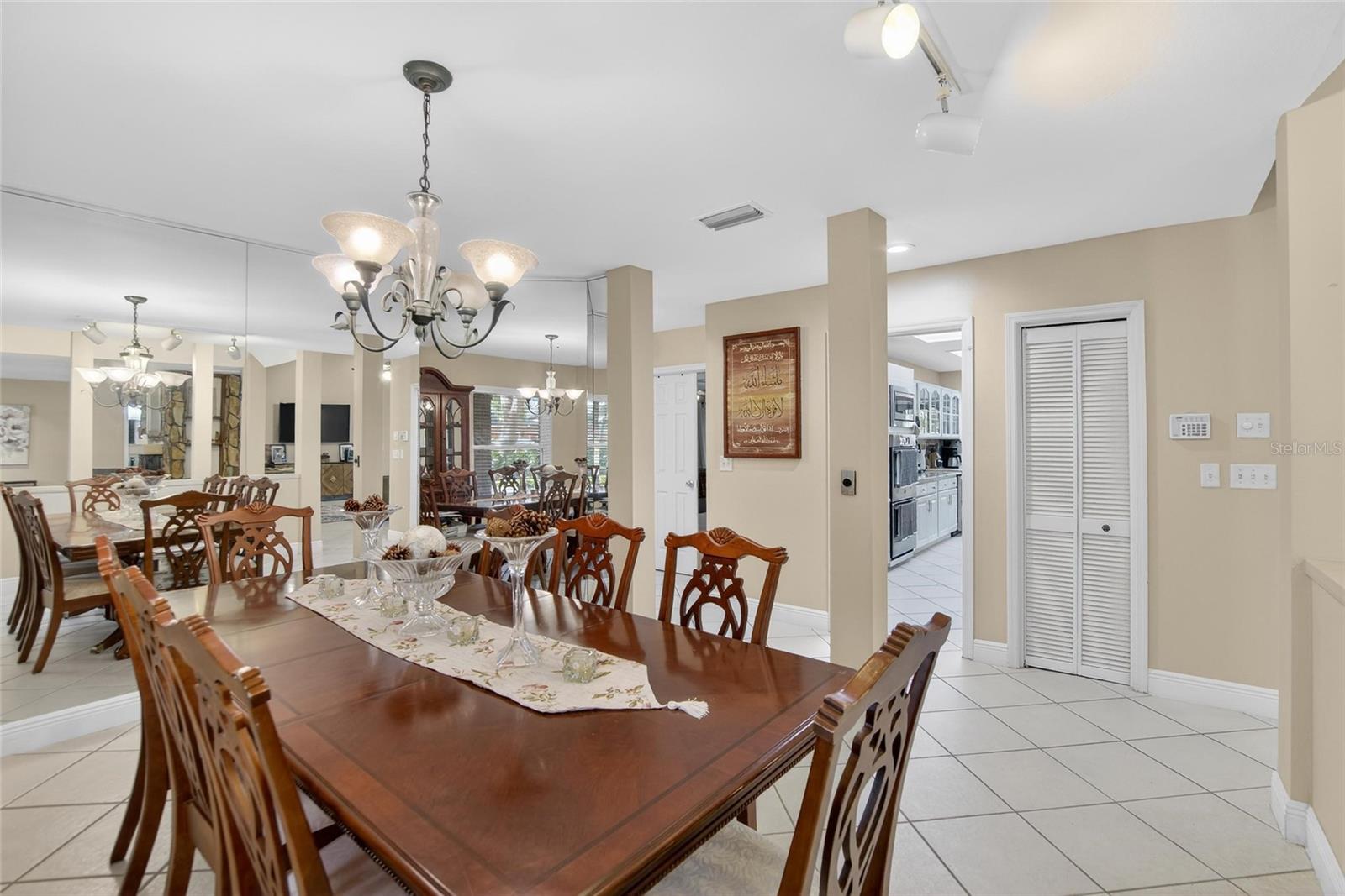 Image 12 of 99 For 133 Barrington Drive