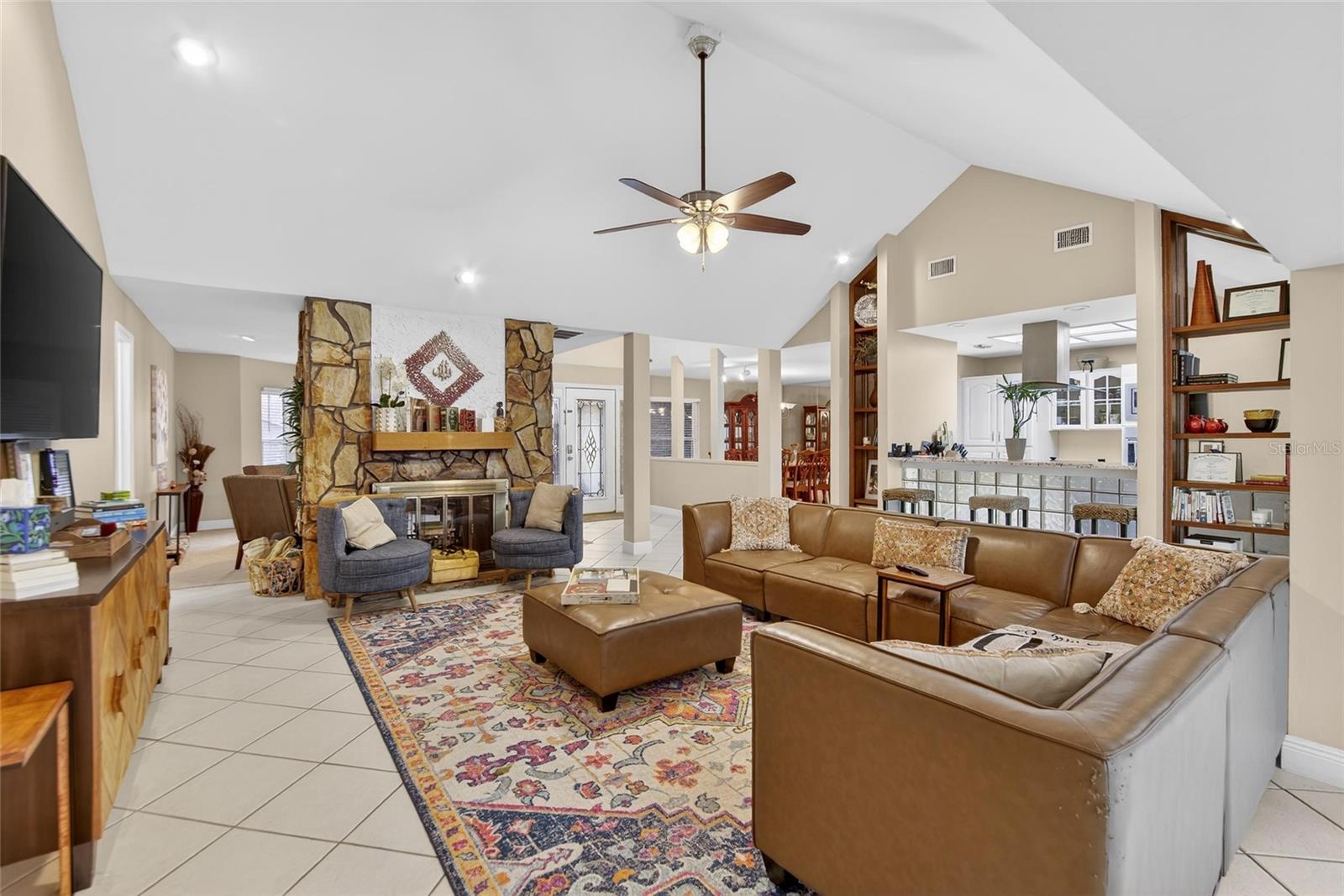 Image 21 of 99 For 133 Barrington Drive