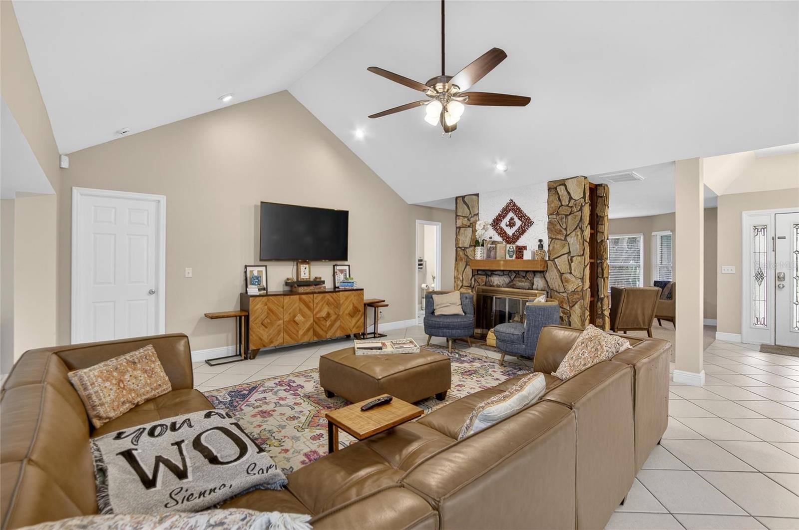 Image 22 of 99 For 133 Barrington Drive