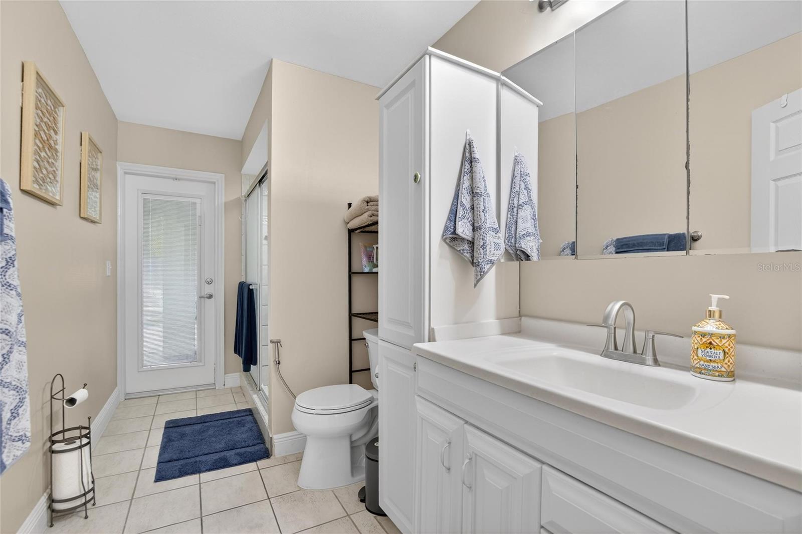 Image 28 of 99 For 133 Barrington Drive