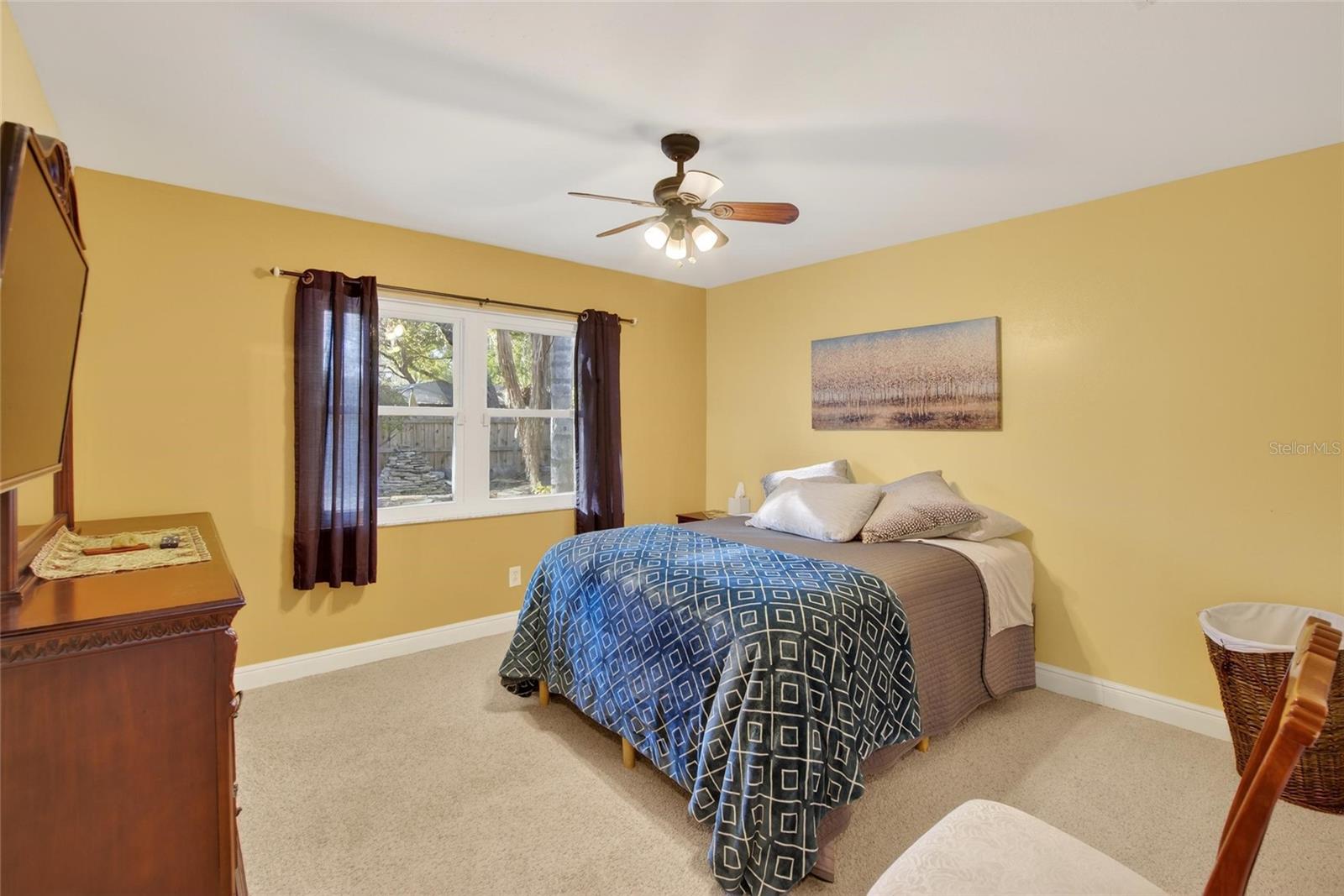 Image 34 of 99 For 133 Barrington Drive