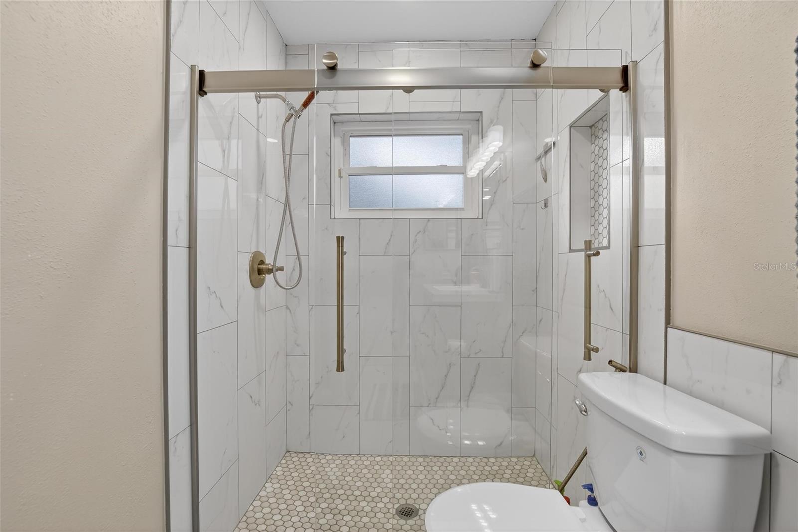 Image 38 of 99 For 133 Barrington Drive