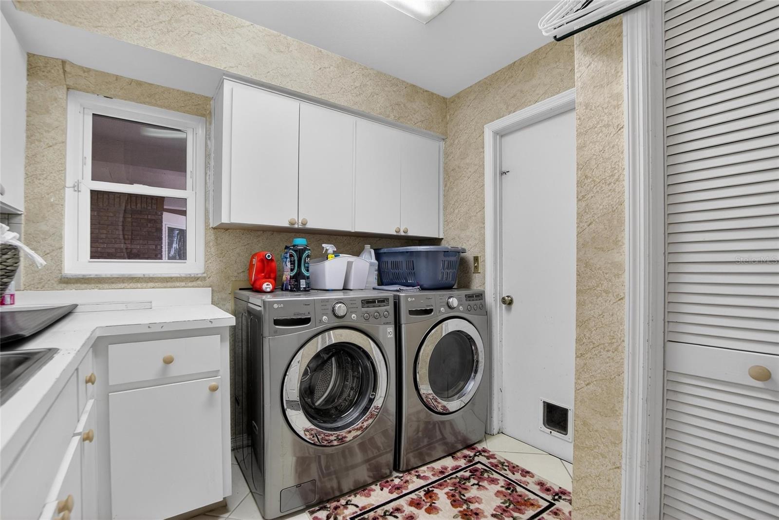 Image 51 of 99 For 133 Barrington Drive