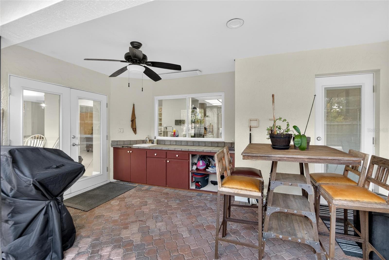 Image 60 of 99 For 133 Barrington Drive