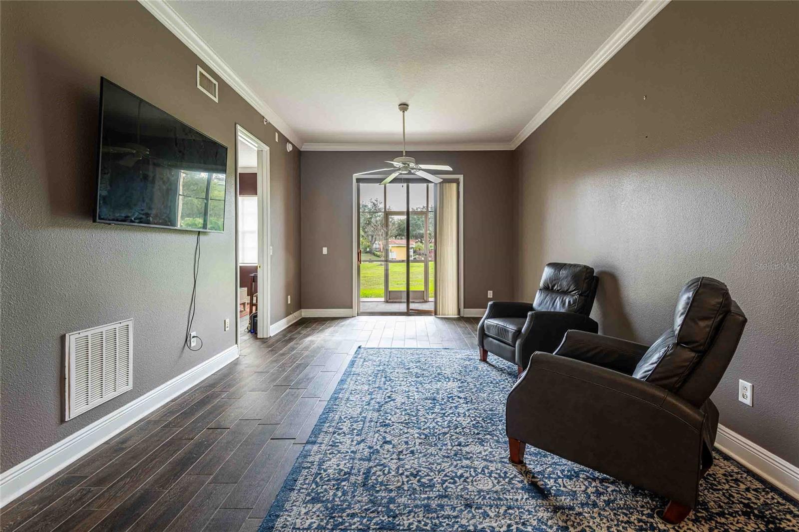 Image 10 of 32 For 21032 Picasso Court 106