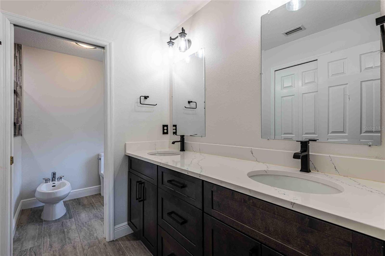 Image 15 of 32 For 21032 Picasso Court 106