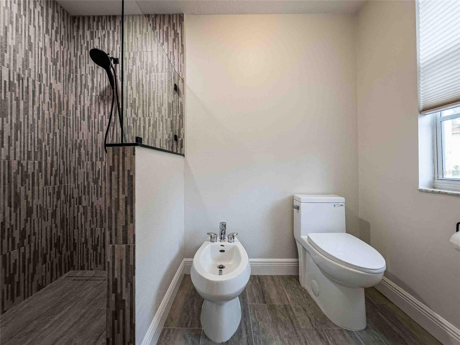 Image 17 of 32 For 21032 Picasso Court 106