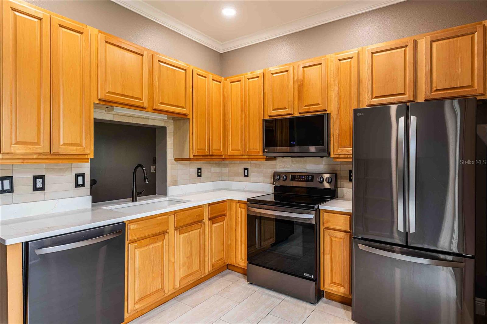 Image 3 of 32 For 21032 Picasso Court 106