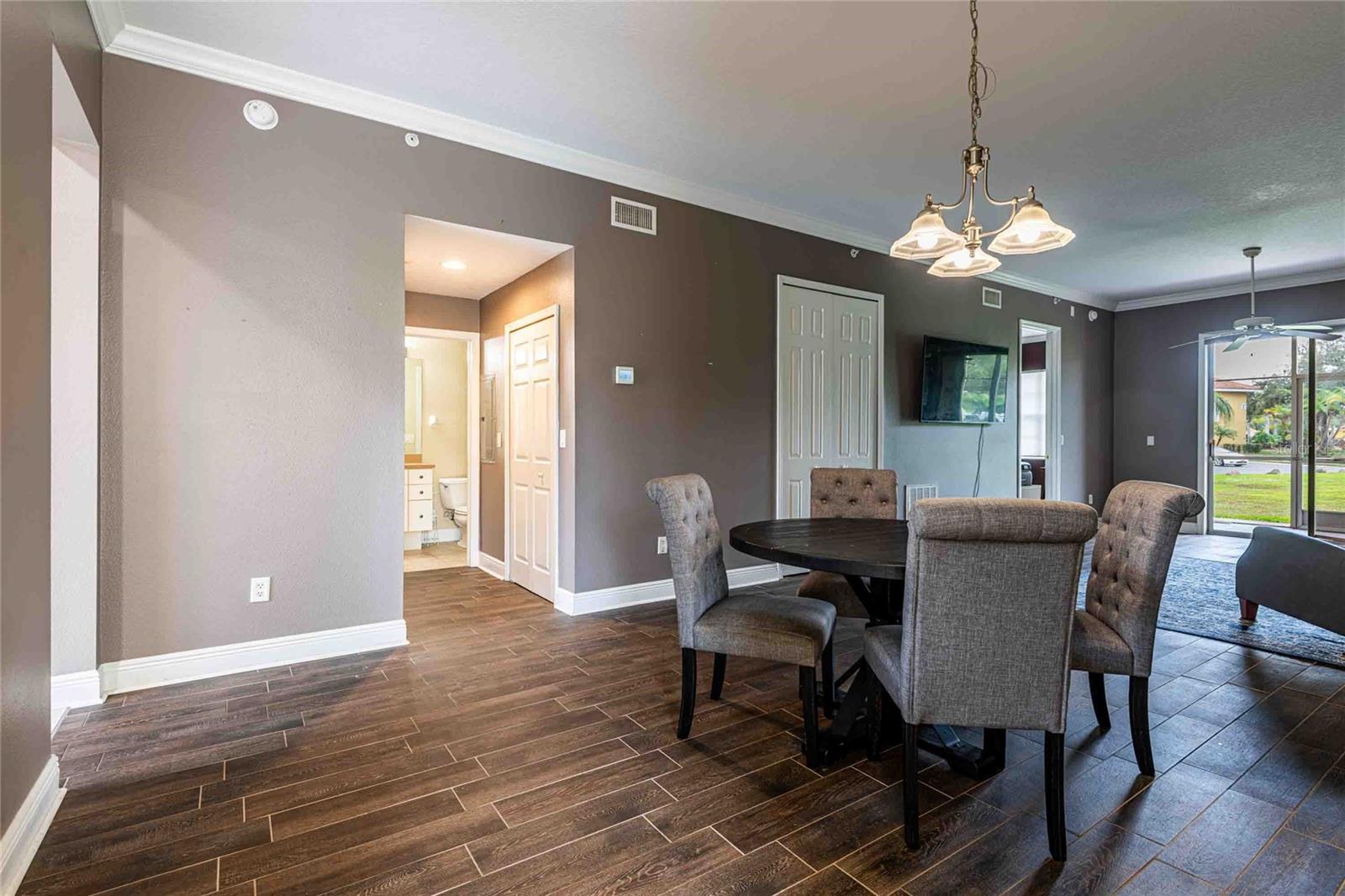 Image 6 of 32 For 21032 Picasso Court 106