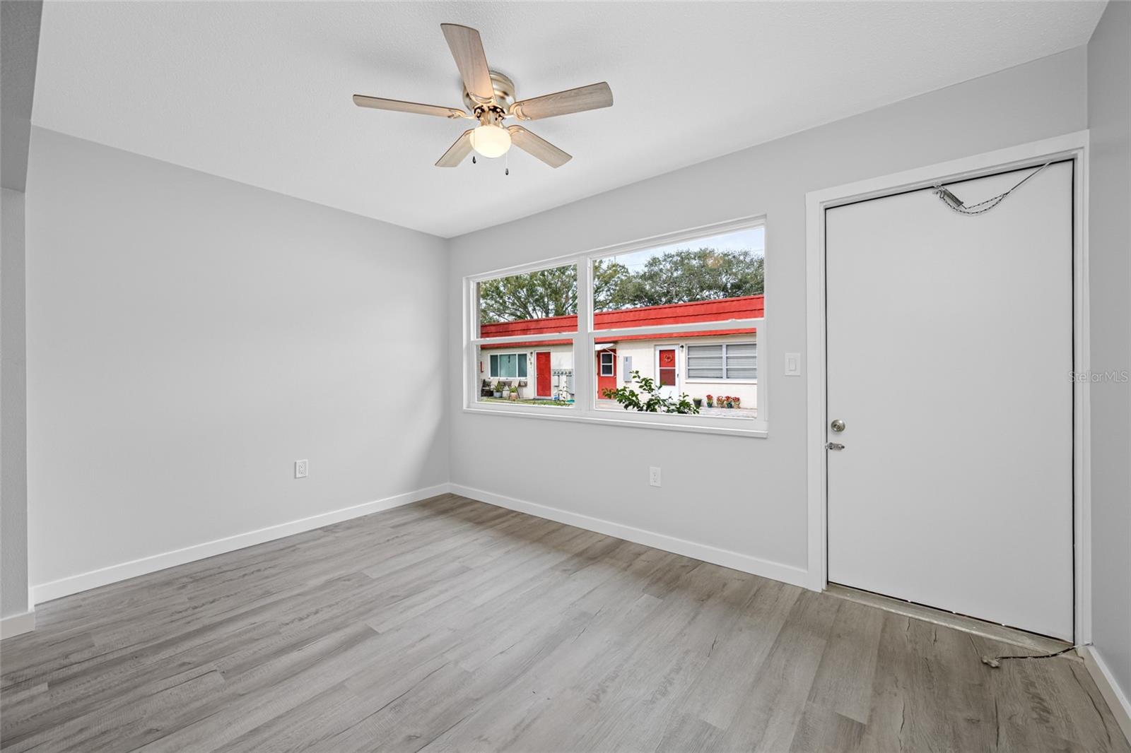 Image 15 of 35 For 5860 38th Avenue N 34