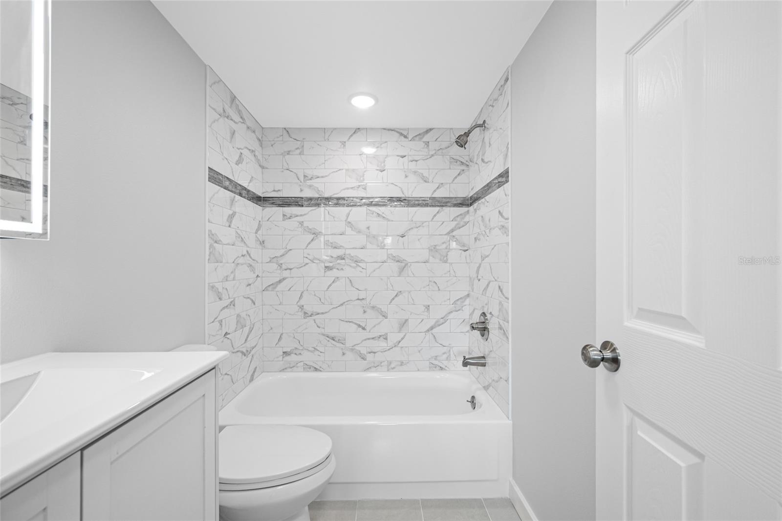 Image 24 of 35 For 5860 38th Avenue N 34