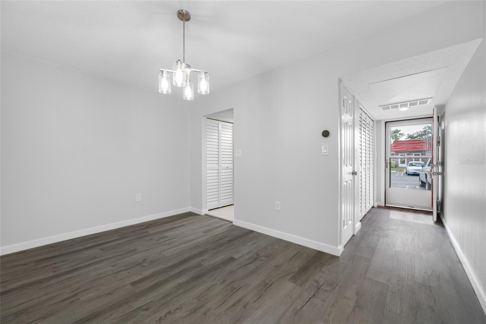 Image 5 of 35 For 5860 38th Avenue N 34