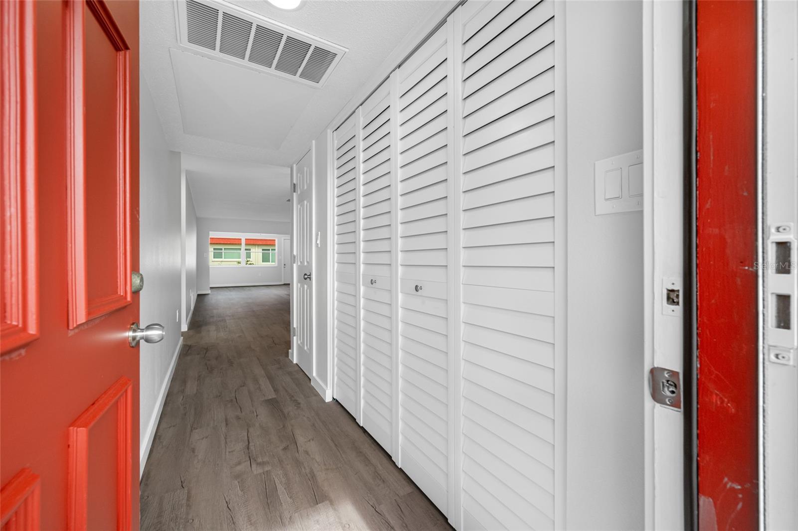 Image 6 of 35 For 5860 38th Avenue N 34