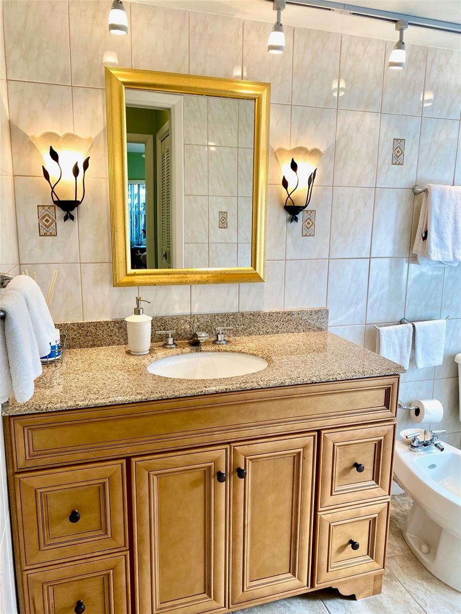 Image 22 of 35 For 1616 Lake Avenue 4