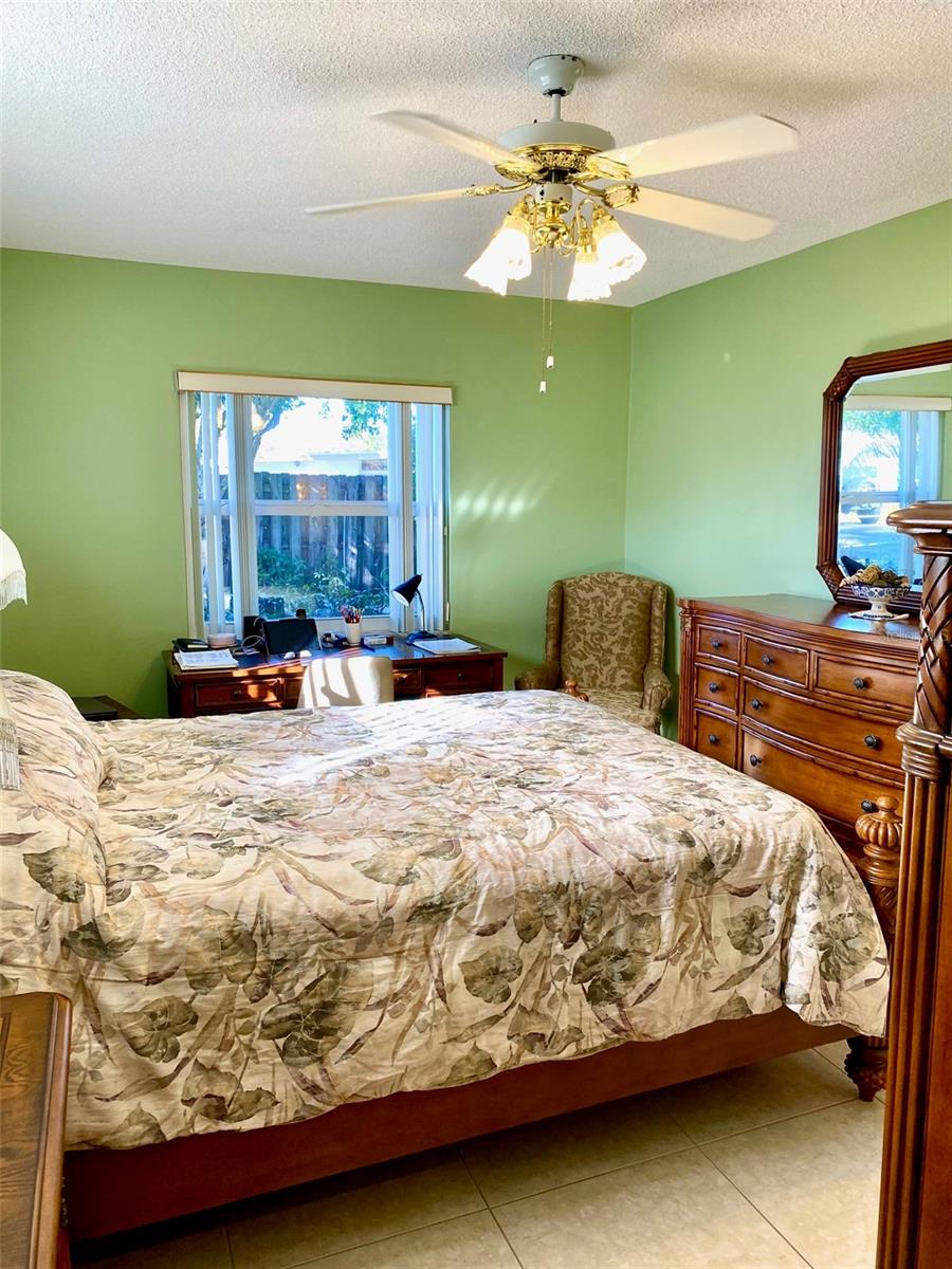 Image 23 of 35 For 1616 Lake Avenue 4