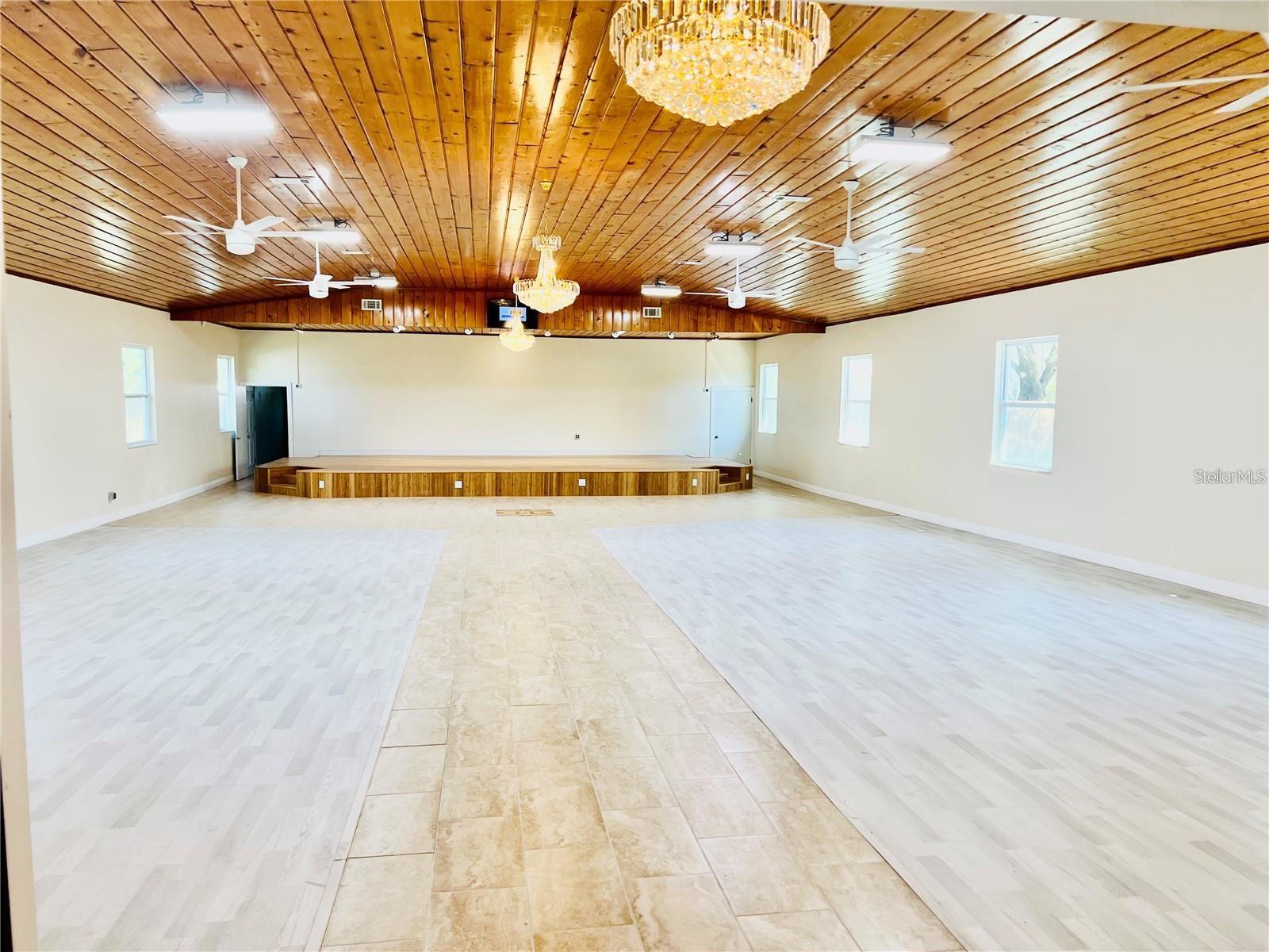 Image 17 of 39 For 8152 Cherokee Avenue