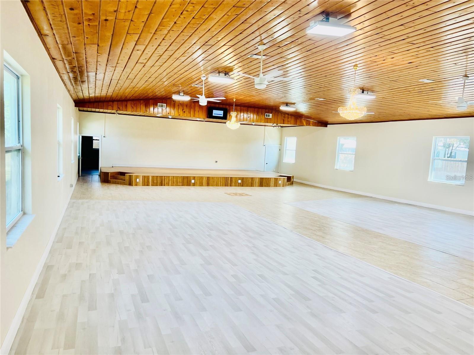 Image 18 of 39 For 8152 Cherokee Avenue