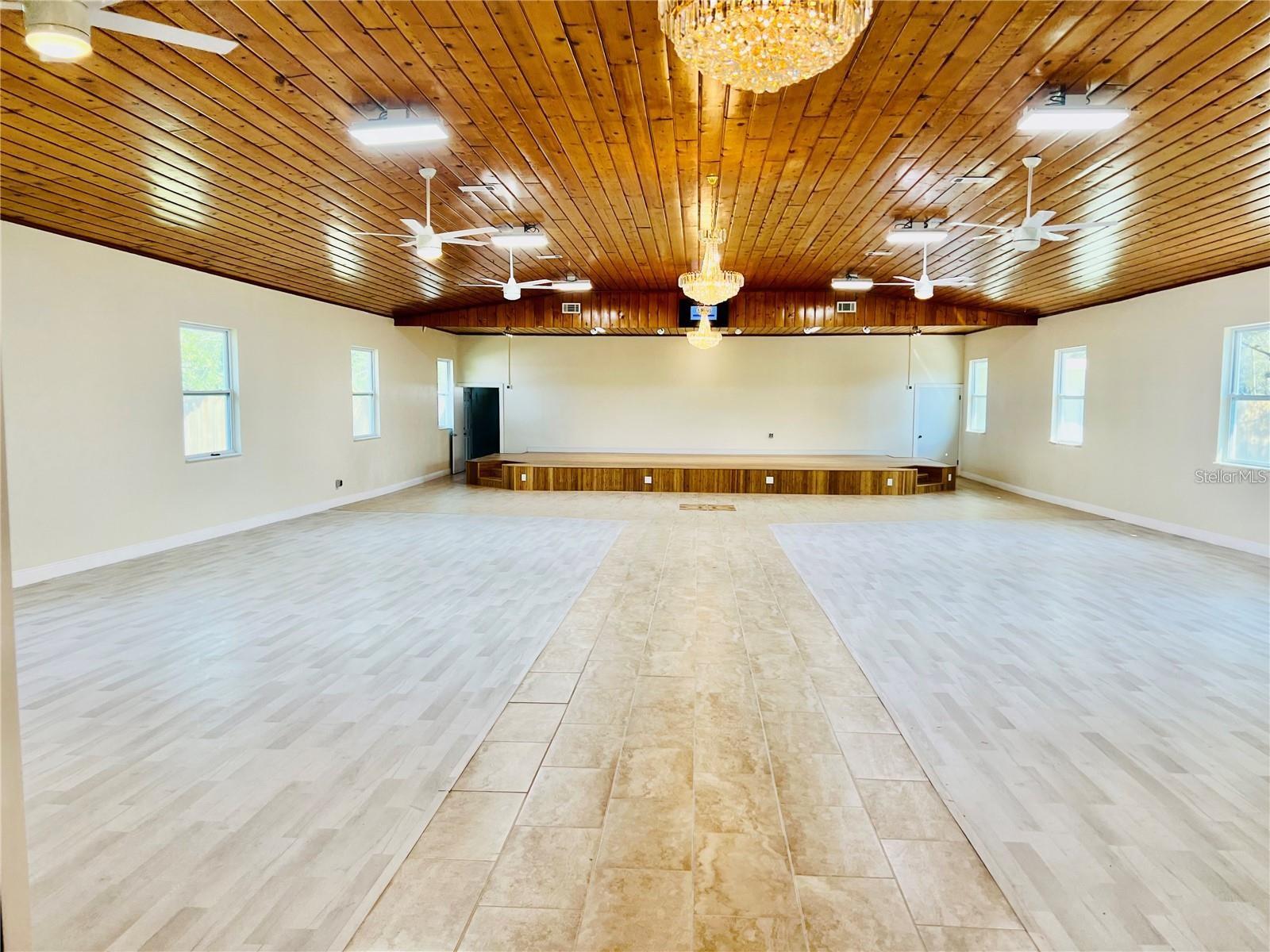 Image 20 of 39 For 8152 Cherokee Avenue