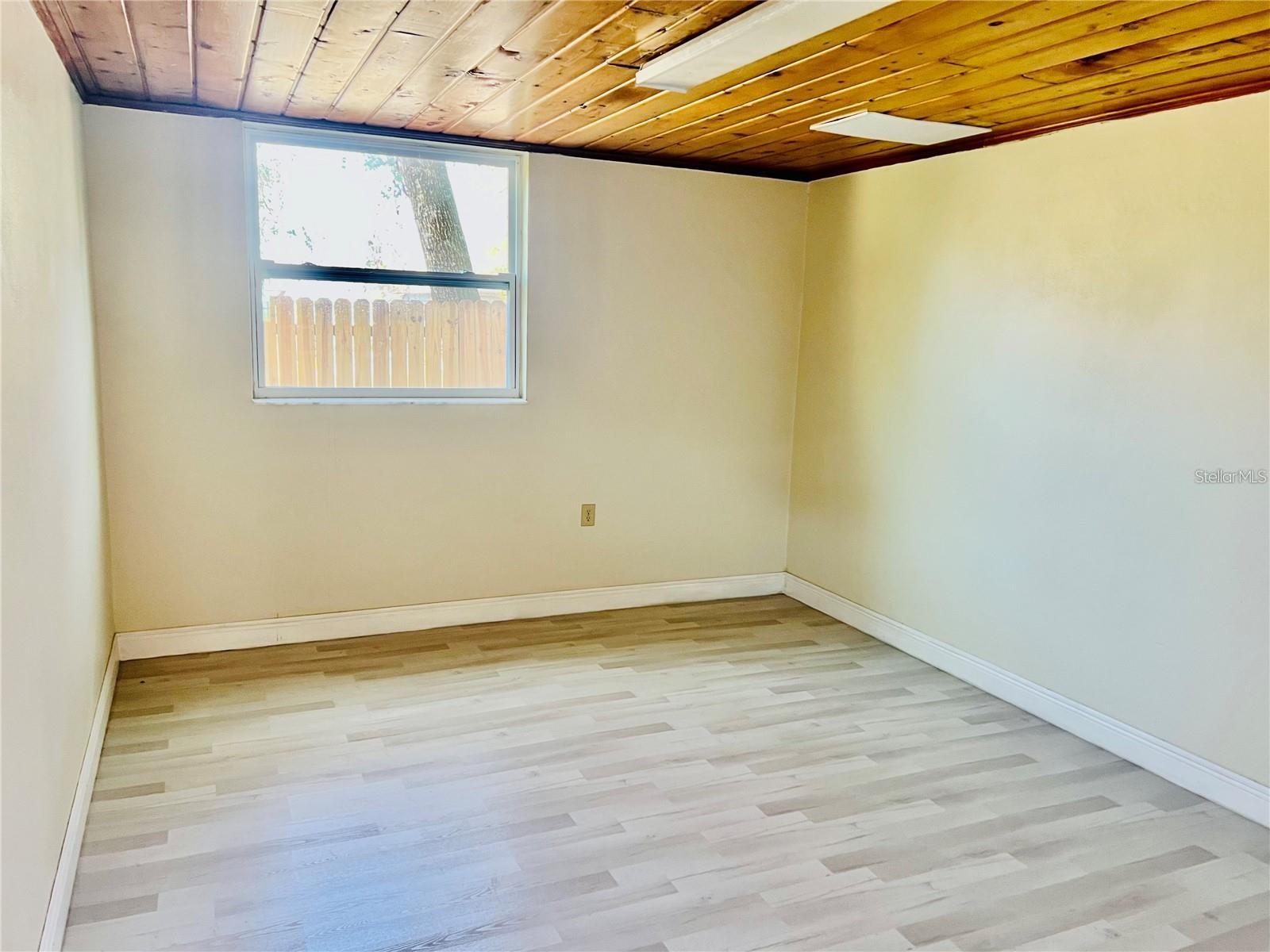 Image 26 of 39 For 8152 Cherokee Avenue