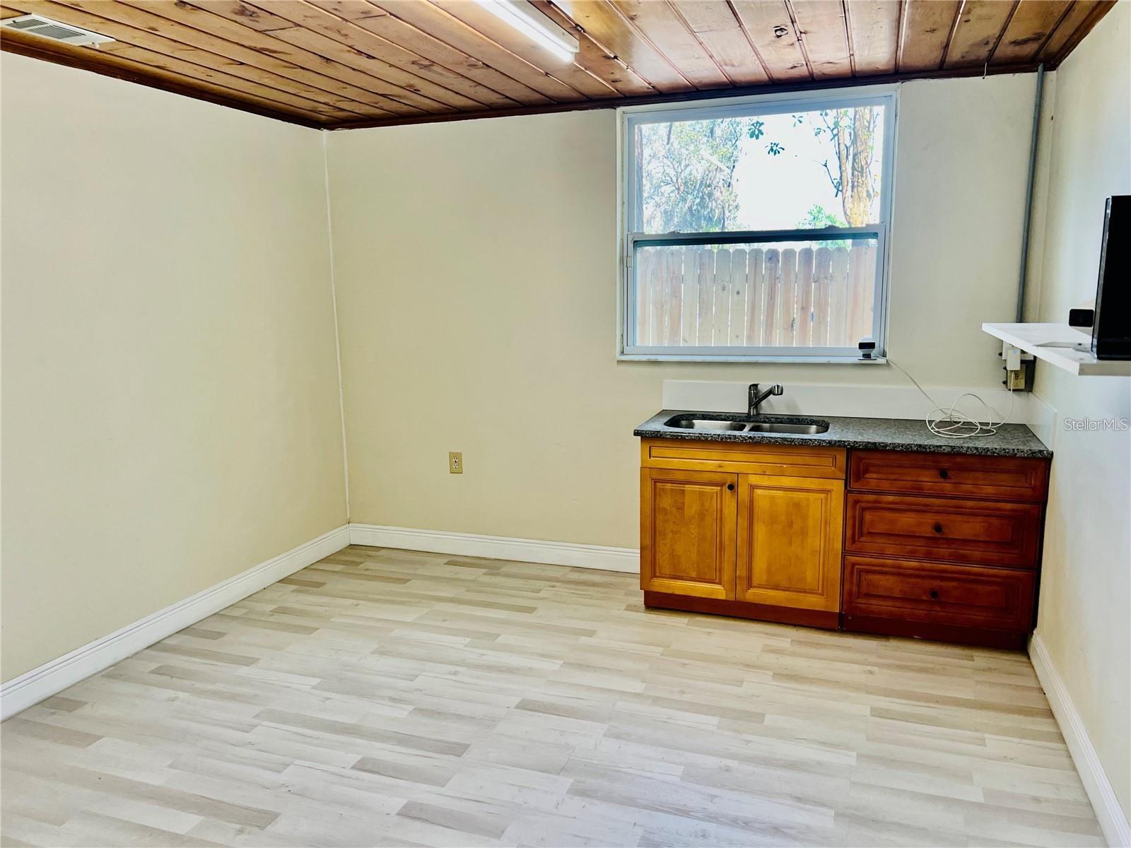 Image 28 of 39 For 8152 Cherokee Avenue